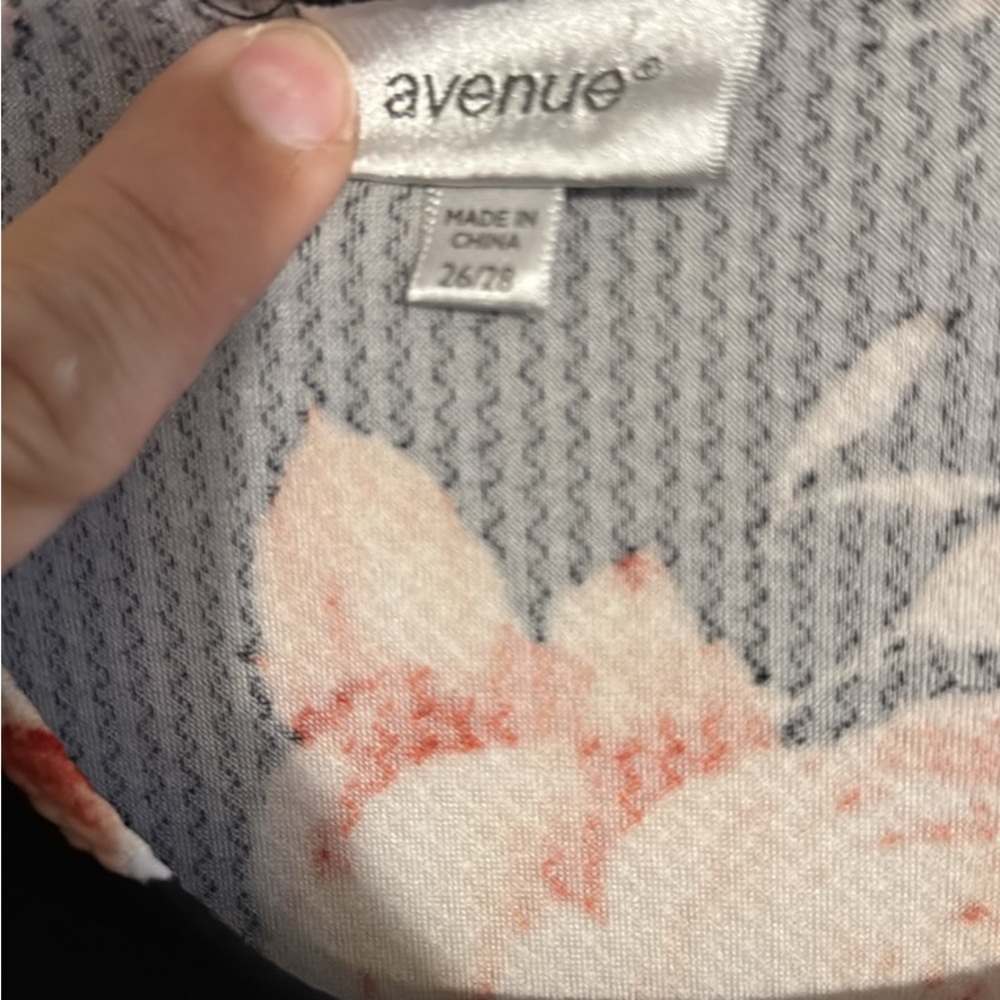 Avenue Gray and Pink Floral Top